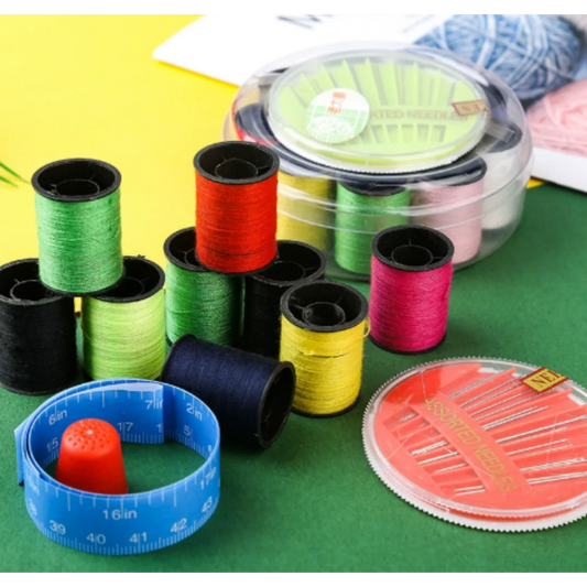Set of 8 Threads with Needles