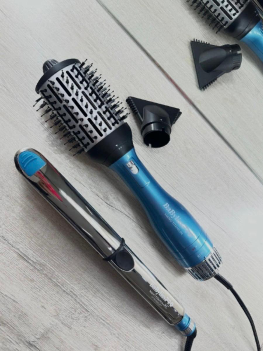 Combo BaBylissPRO Nano Titanium: Plancha Optima 3000XL y Cepillo Secador Hot Air