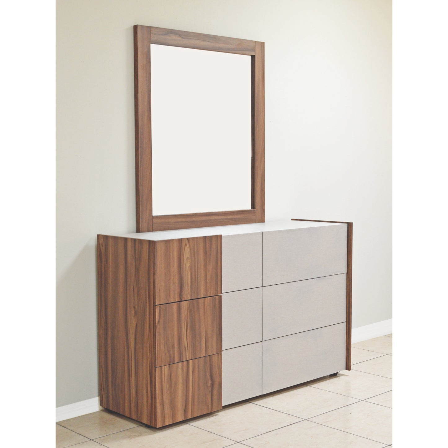 Cómoda con espejo moderna de MUEBLES SINAI con diseño en madera y cajones gris claro