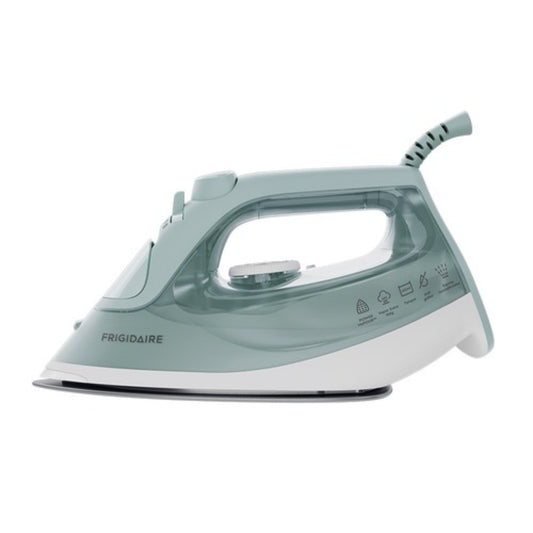 Plancha a vapor 1200W Frigidaire color verde lateral en uso doméstico