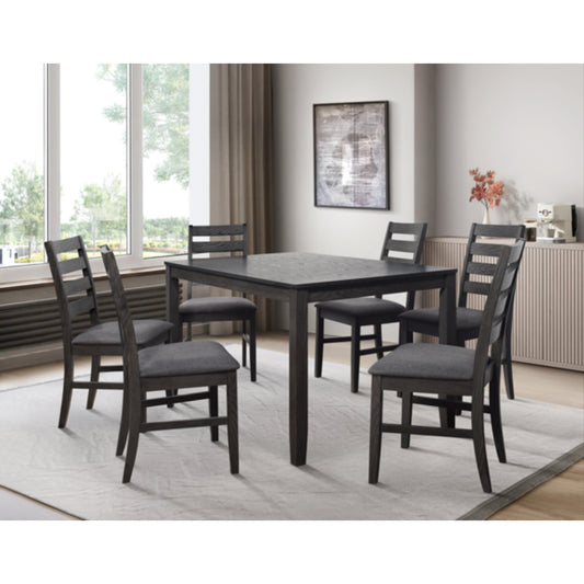 Juego de comedor moderno en color gris, vista frontal en sala elegante.