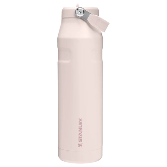 Botella de agua Stanley en color rosa, ideal para mantener bebidas frías o calientes durante el día