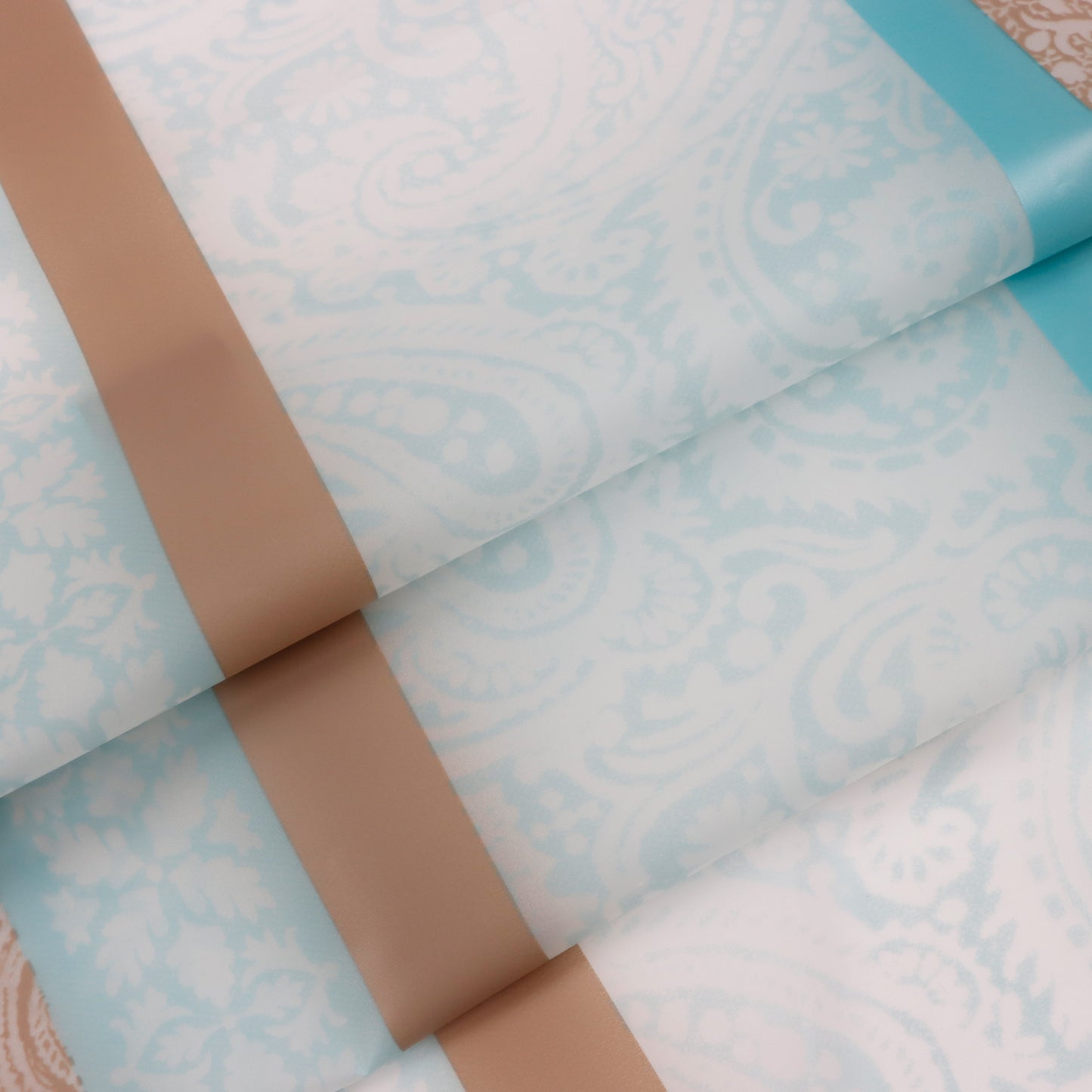 Set de Baño Modernhouse: Cortina 100% PEVA + Alfombra Rosa – 2 Pzs