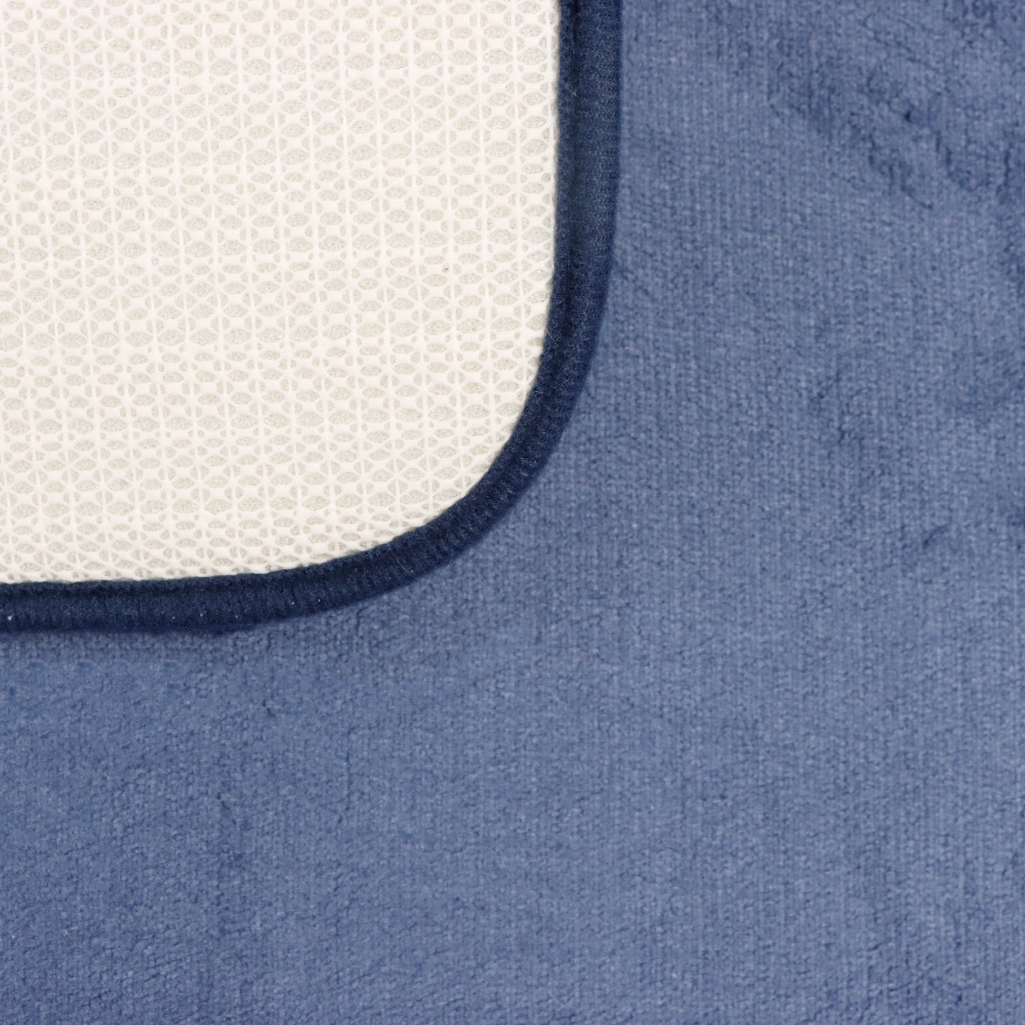 Set de Baño Modernhouse: Cortina 100% PEVA + Alfombra Azul – 2 Pzs