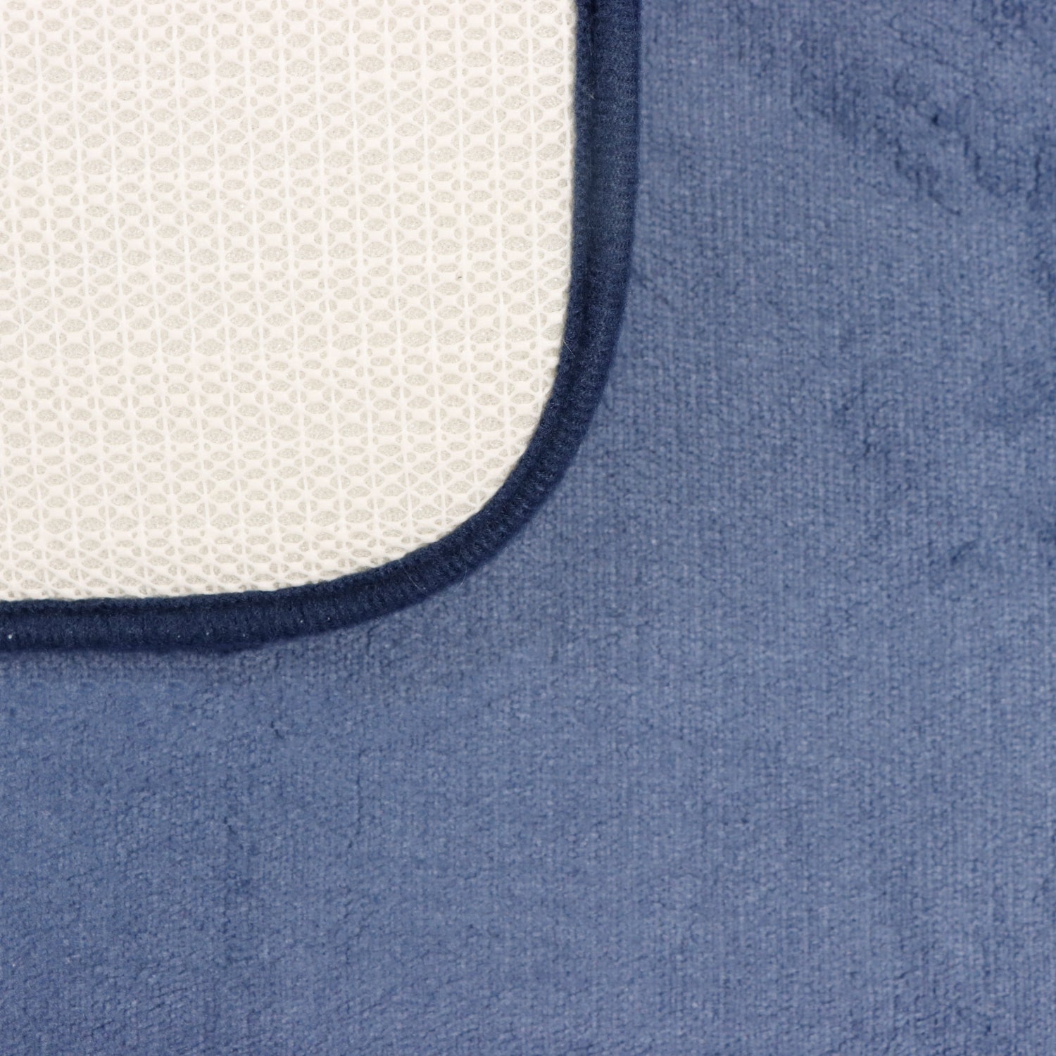 Set de Baño Modernhouse: Cortina 100% PEVA + Alfombra Azul – 2 Pzs