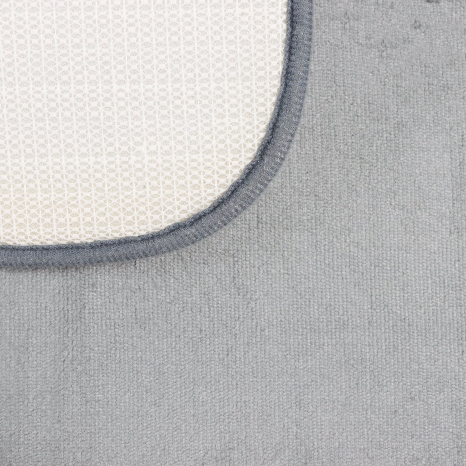 Set de Baño Modernhouse: Cortina 100% PEVA + Alfombra Gris – 2 Pzs