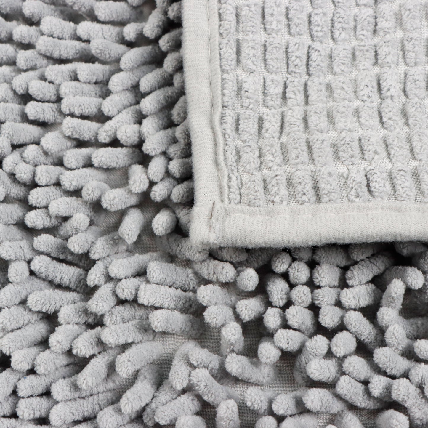 Set de Baño Modernhouse: Cortina 100% PEVA + Alfombra de Chenille Gris – 2 Pzs