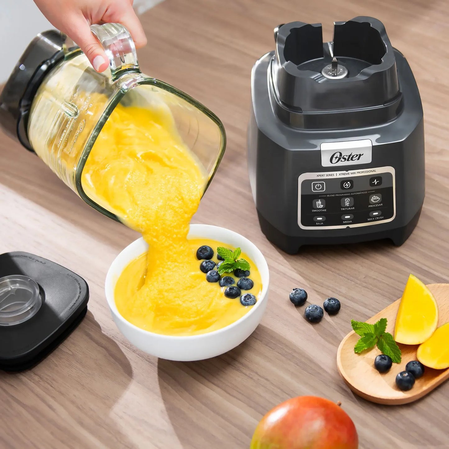 Oster® Licuadora Profesional XTREME MIX con iBLEND y MAX CRUSH con Tecnología Reversible BLSTXPG-BW