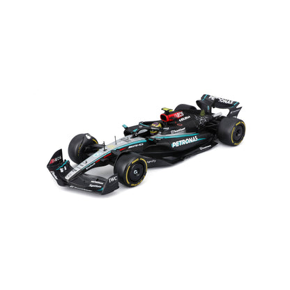 CARRO F1 A ESCALA 1:24 MERCEDES AMG PTRON. W15 C/CASCO