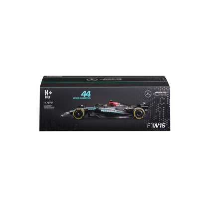 CARRO F1 A ESCALA 1:24 MERCEDES W15-24 C/CASCO