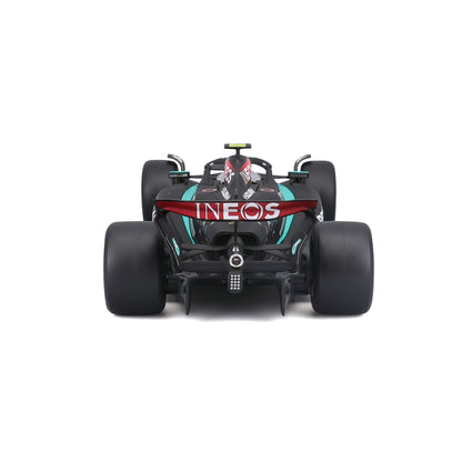CARRO F1 A ESCALA 1:24 MERCEDES W15-24 C/CASCO