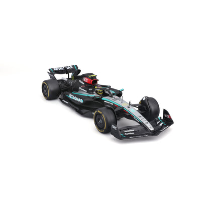 CARRO F1 A ESCALA 1:24 MERCEDES W15-24 C/CASCO
