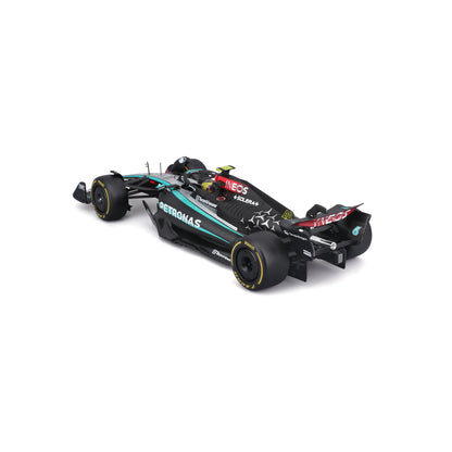CARRO F1 A ESCALA 1:24 MERCEDES W15-24 C/CASCO