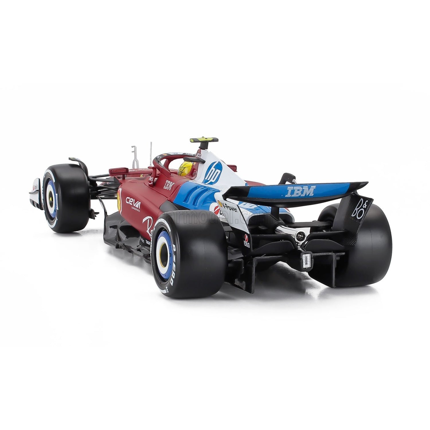 Carro F1 rojo y azul, vista trasera, modelo detallado de MAISTO