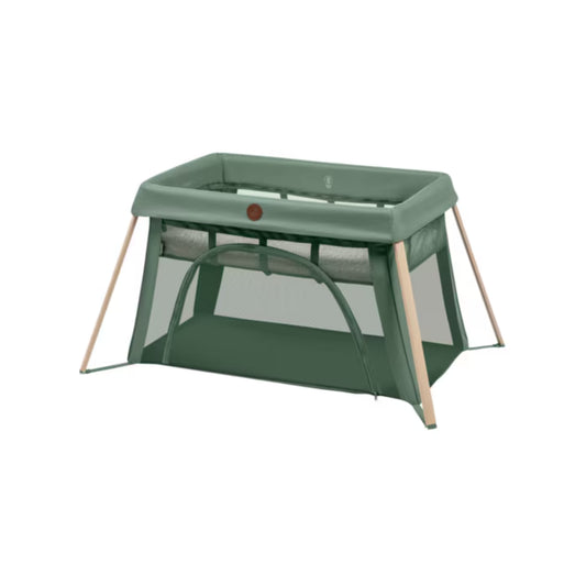 Corral verde MAXI COSI con estructura de madera y vista frontal