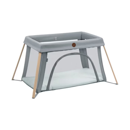 Corral gris de MAXI COSI con estructura de madera y malla respirable