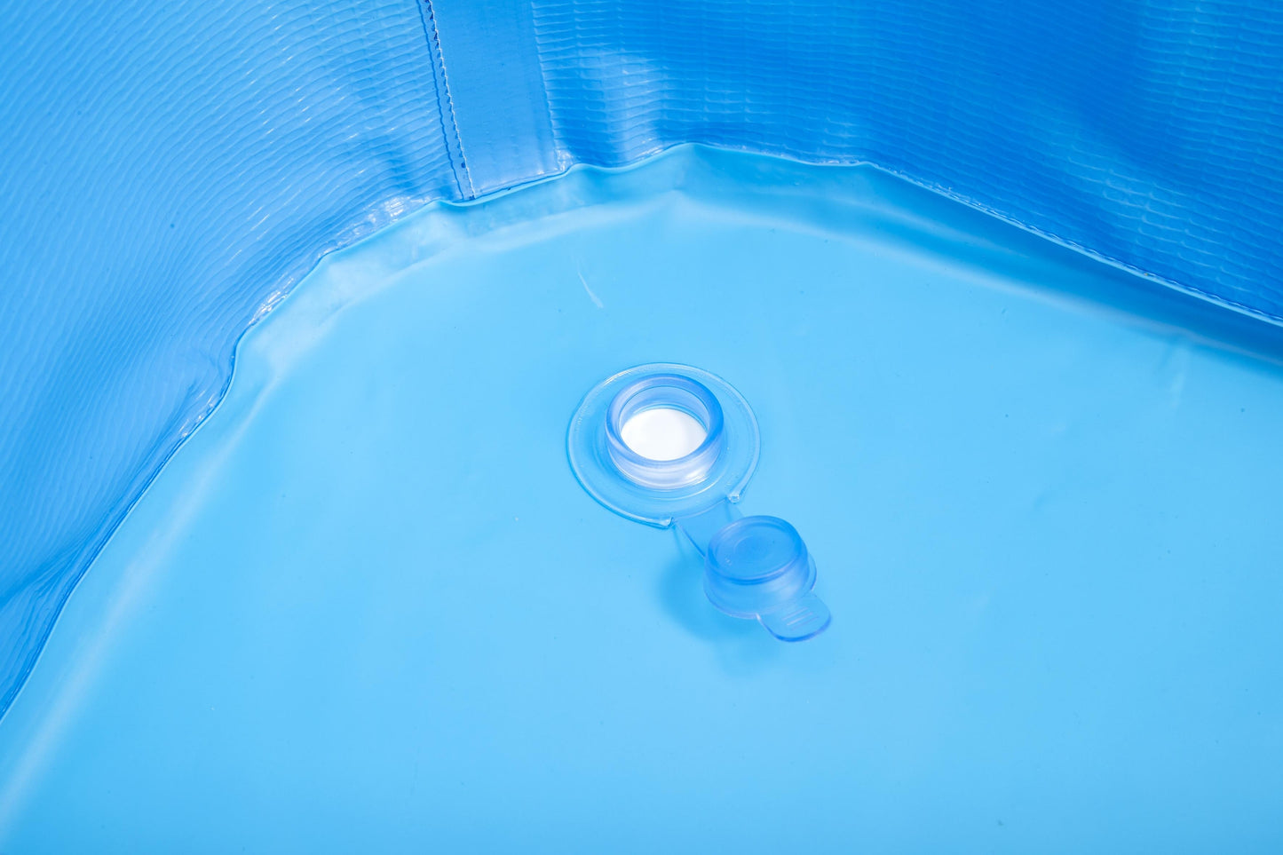 piscina infantil con tubos Bestway, vista interior con desagüe, color azul