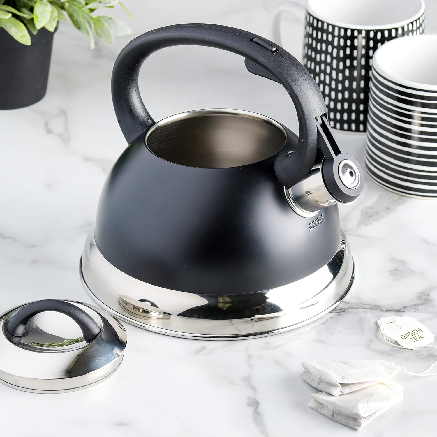 Mr. Coffee Flintshire - Hervidor de té silbante de acero inoxidable de 1.75 cuartos de galón con mango de nailon, hervidor de cocina negro mate
