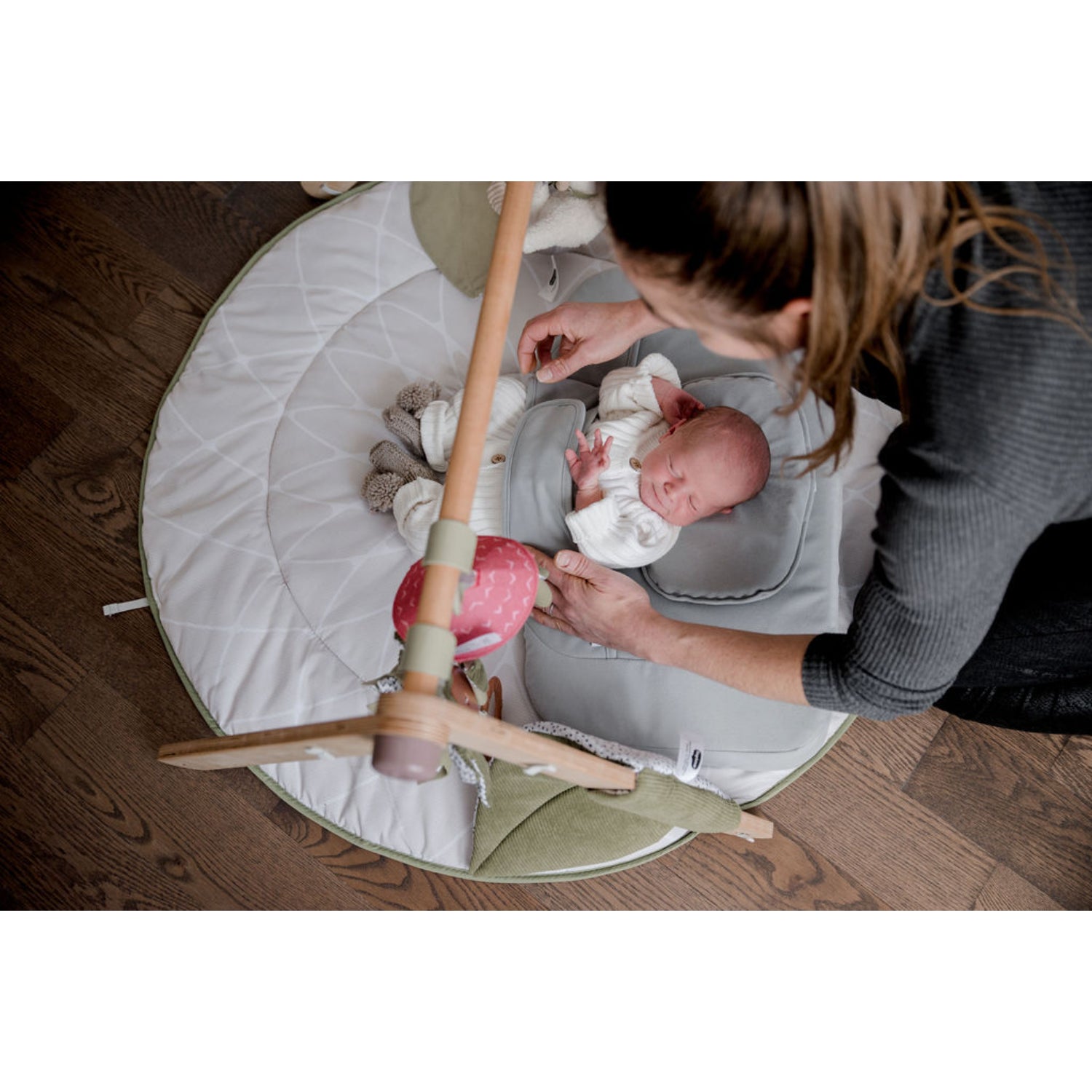 Almohadas BBLUV para bebés en color gris, juegos suaves en la sala de estar