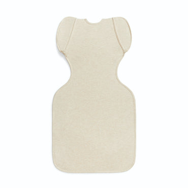 Swaddle beige LOVE TO DREAM, vista frontal, suave y cómodo para bebés