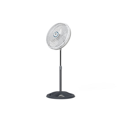 Ventilador blanco de pie, vista lateral en ambiente moderno