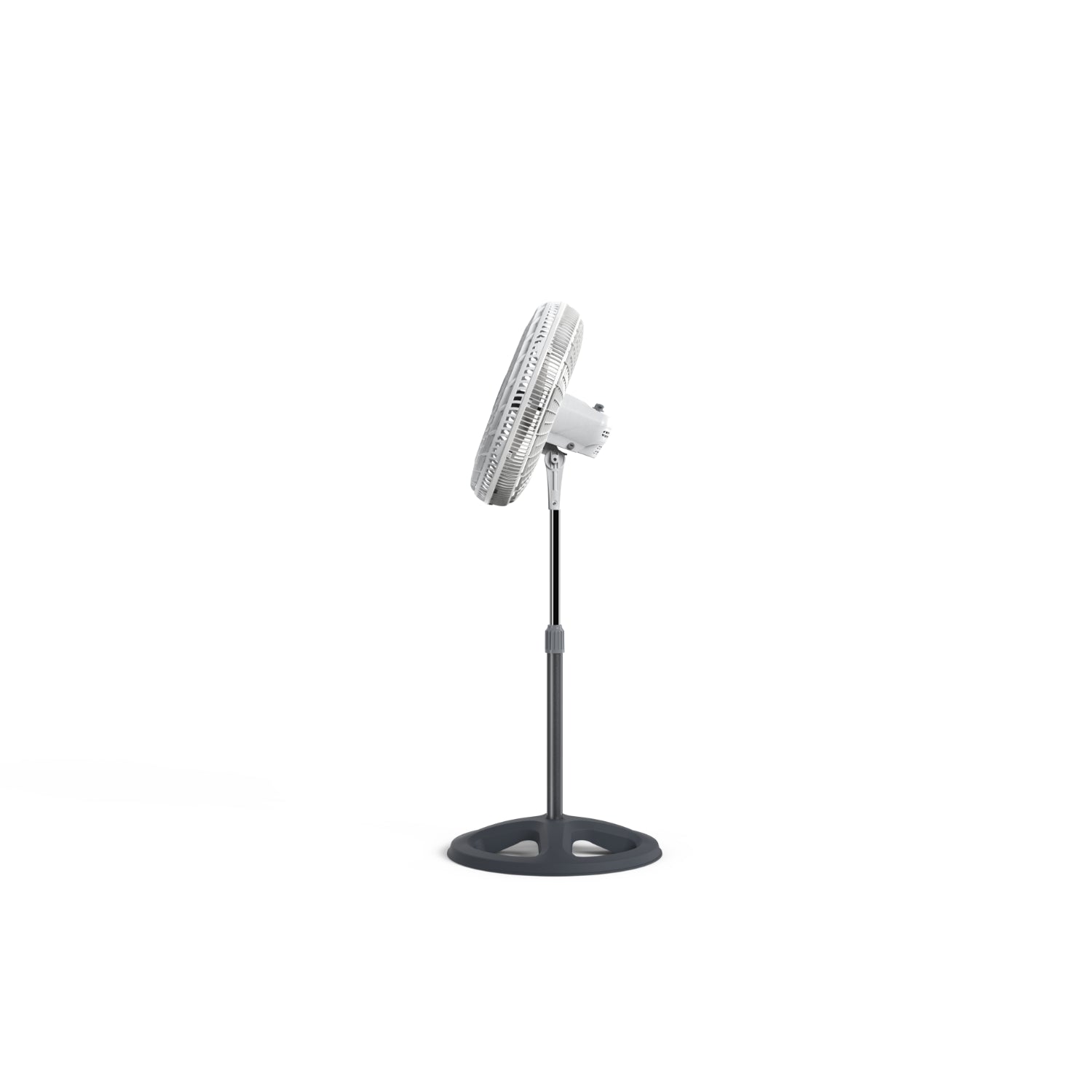 ventilador blanco, lado derecho, ideal para mantener fresco el ambiente