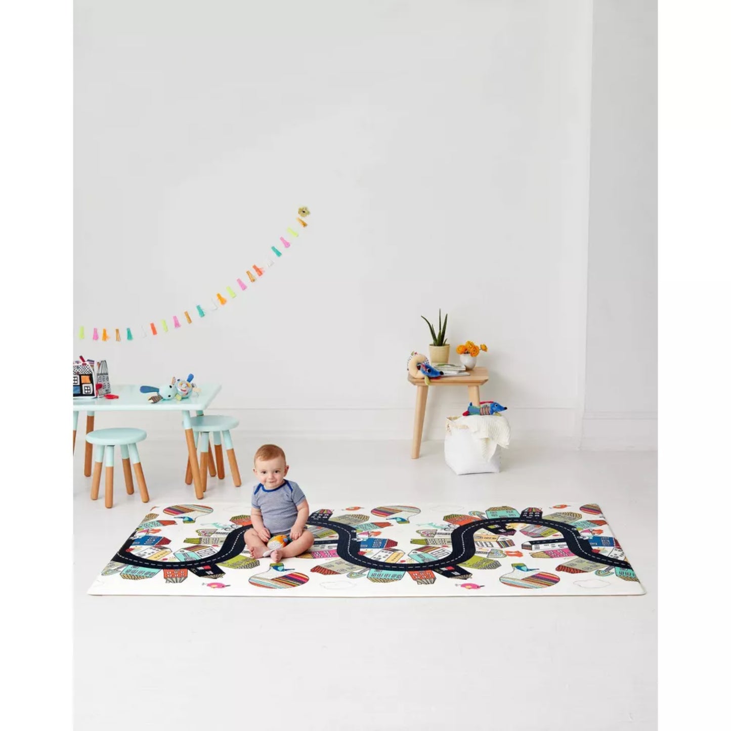 Alfombra infantil SKIP*HOP con serpiente colorida, sala de juegos