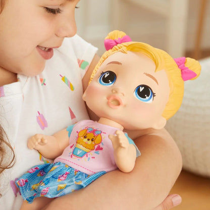 Muñeca interactiva Baby Alive rubia, niña abrazando, con ropa colorida
