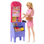 Muñeca Barbie en tienda de productos frescos, vista frontal con cesta