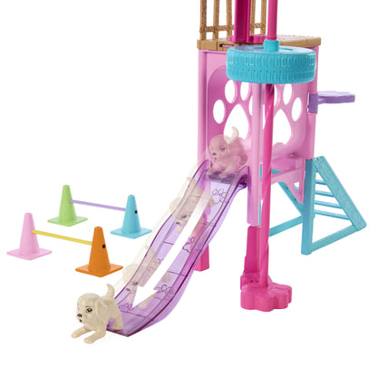 Juguete MATTEL de parque para mascotas con tobogán y conos de colores
