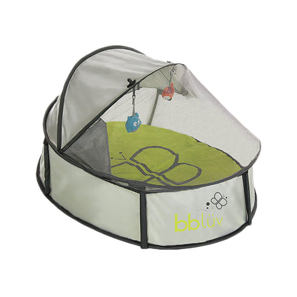 Nido BBLUV gris con mosquitera y juguetes colgantes para bebés