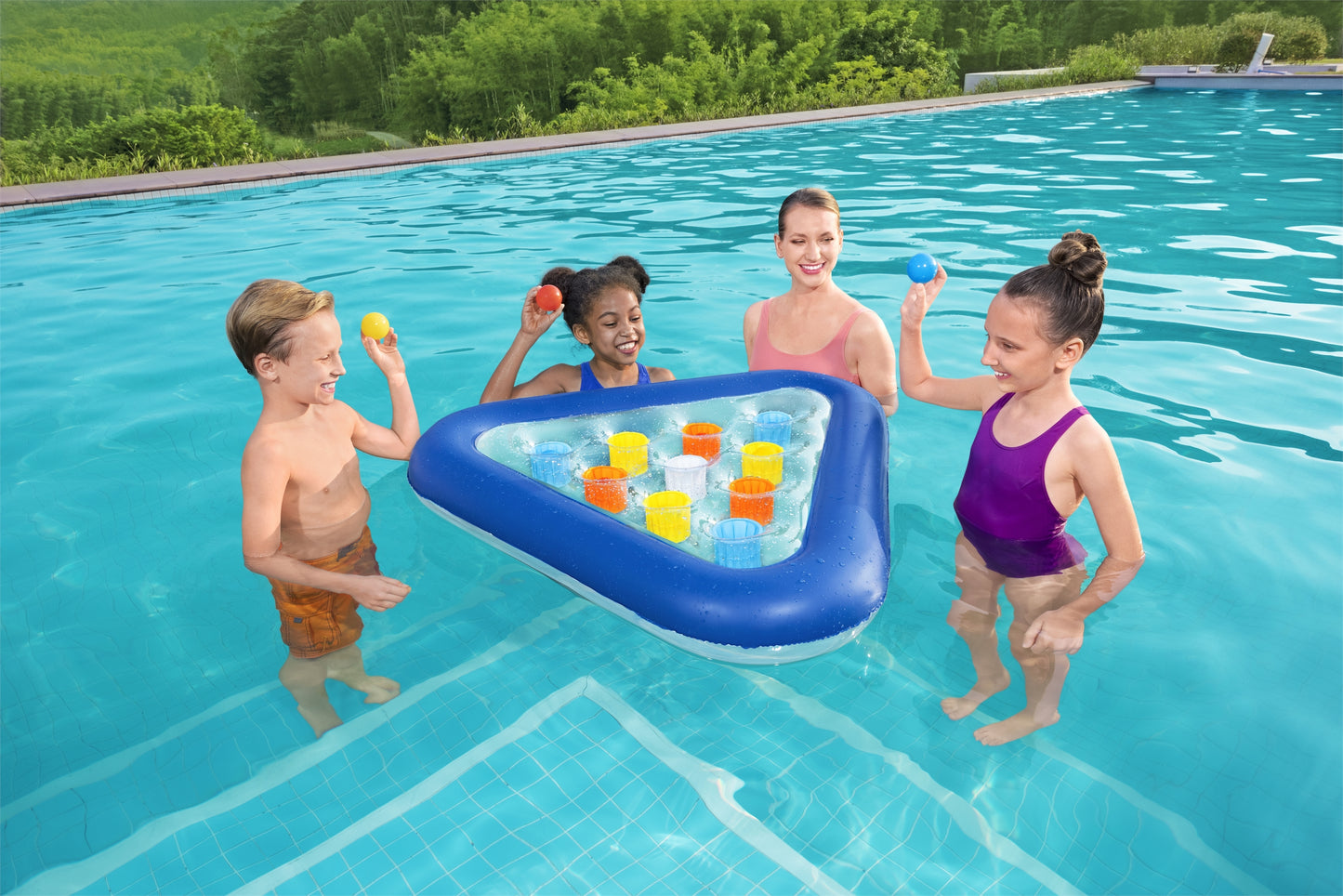 Juego de pong para piscina inflable en azul, ideal para diversión familiar