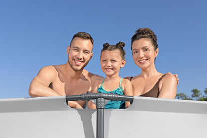 familia disfrutando piscina Bestway Steel Pro MAX 3.05x0.76m en un día soleado