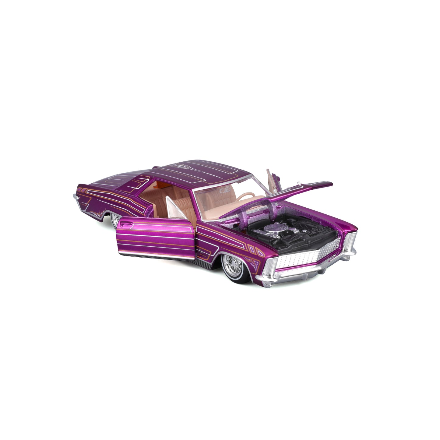 Carro maisto morado con motor visible y puertas abiertas, vista lateral