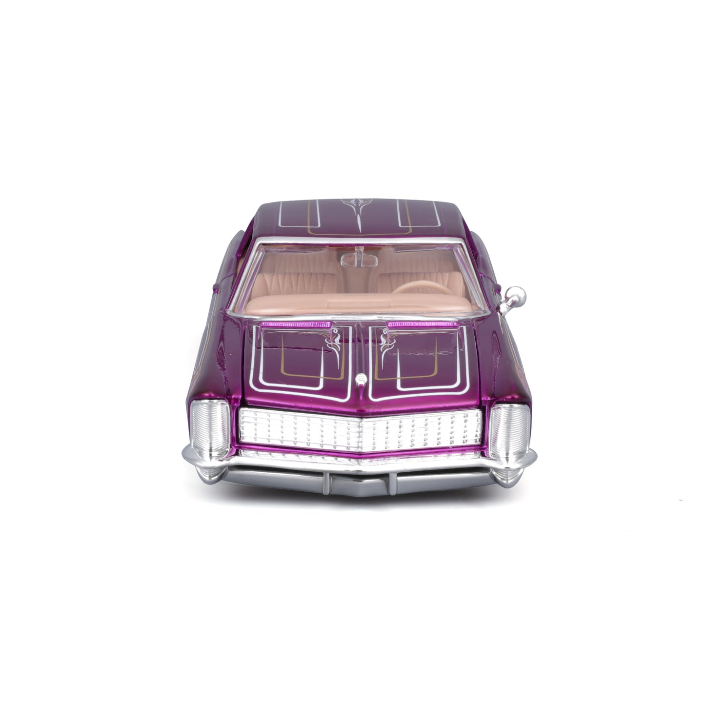 Carro MAISTO morado, vista frontal con asientos claros y detalles cromados