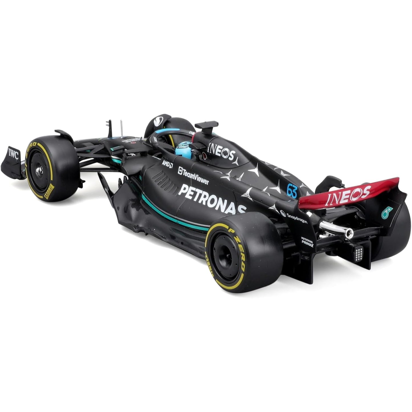 Carro f1 de Maisto modelo negro desde atrás con detalles precisos