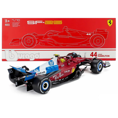 Carro F1 Ferrari SF-25 rojo lateral con piloto en detalle, colección Maisto