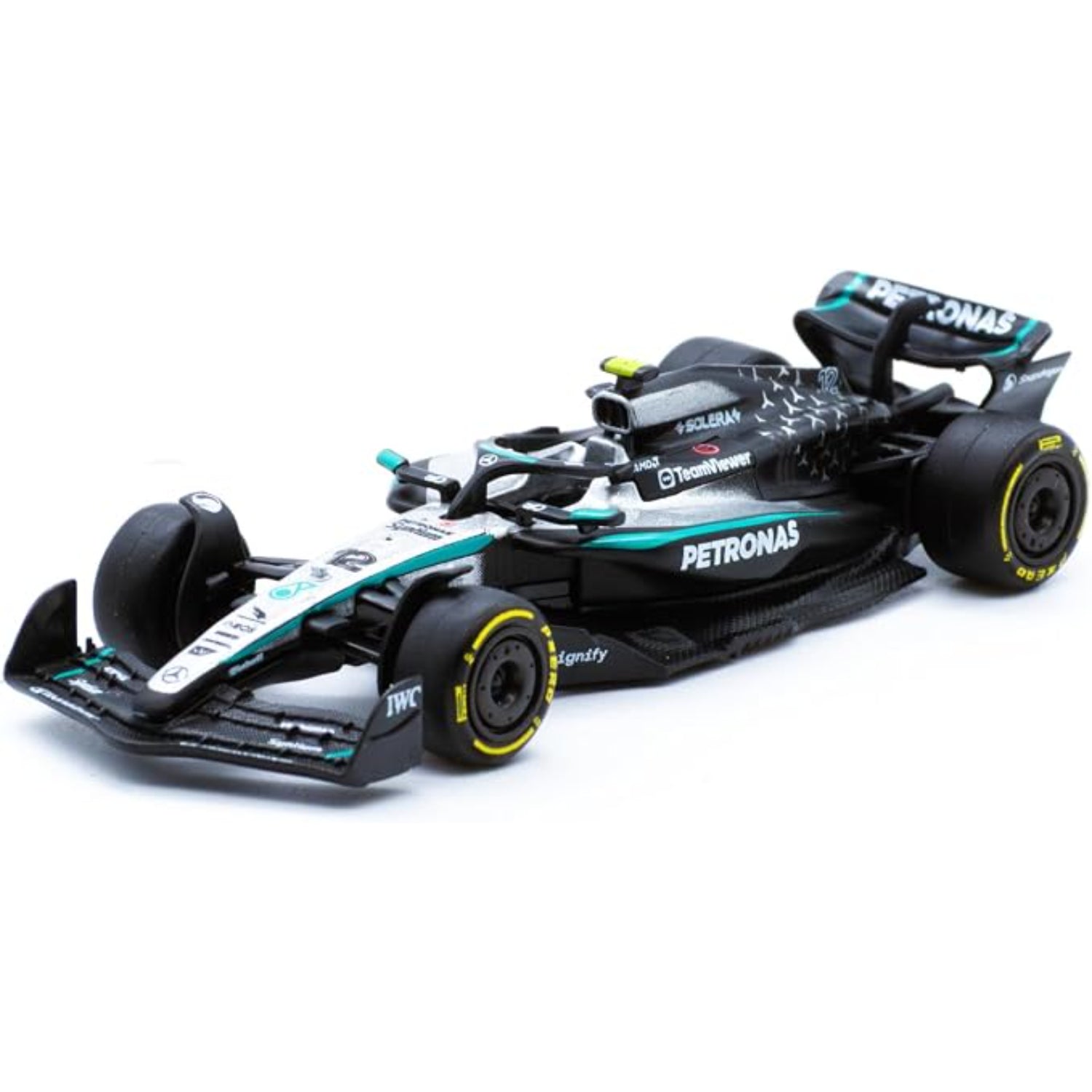 Carro de carrera negro y plateado de Maisto, vista lateral, modelo detallado
