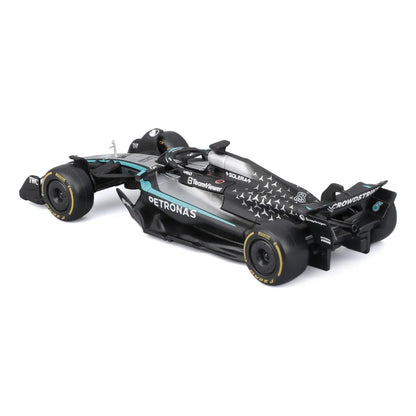 Carro de carreras negro Maisto, vista lateral, modelo detallado y acabado realista