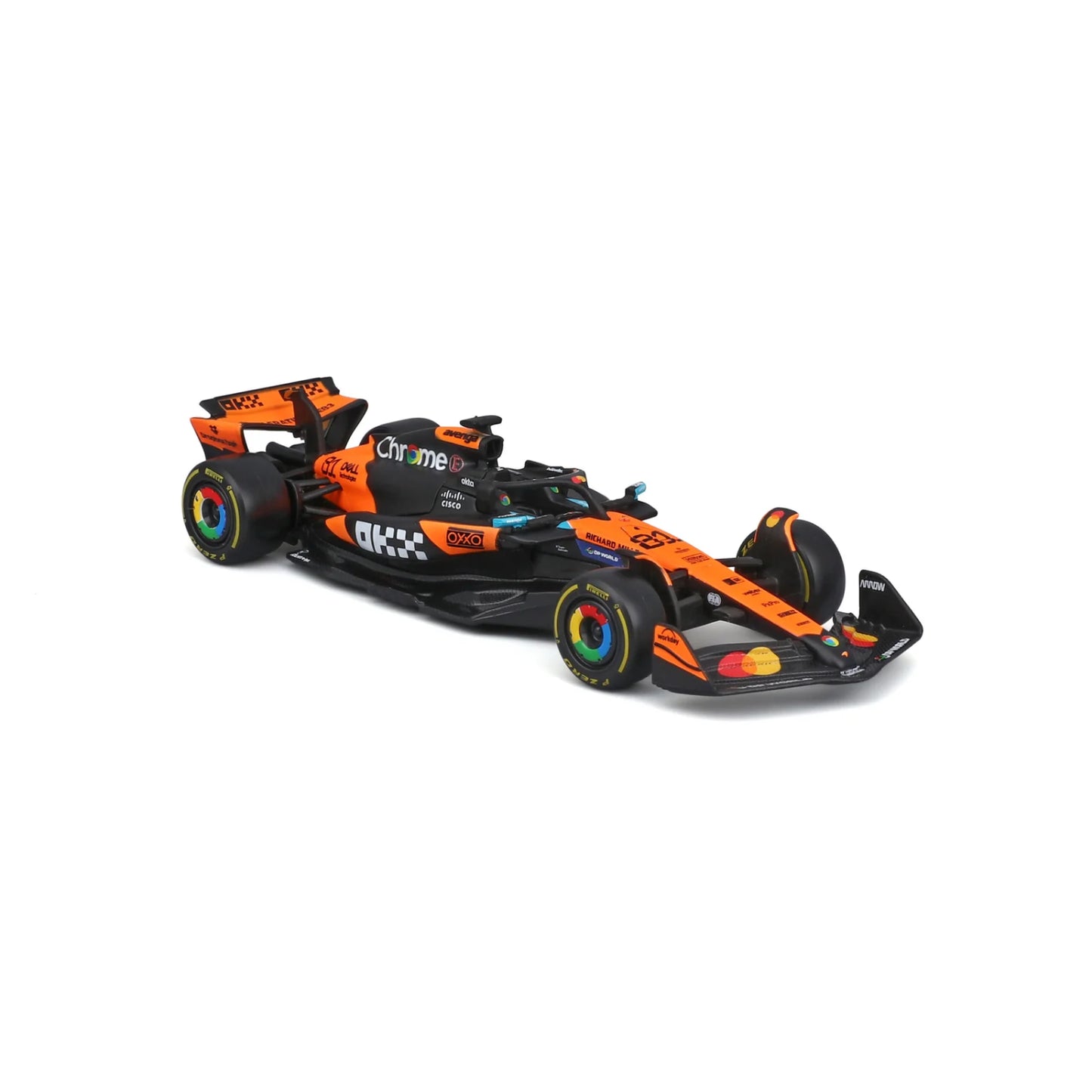 Carro de carreras naranja, modelo detallado, vista lateral, ideal para coleccionistas.