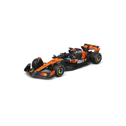 Carro de carreras Maisto naranja, vista lateral, detalle realista