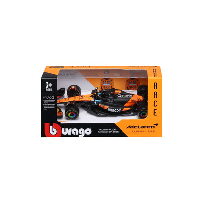 carro McLaren MCL29 naranja, vista frontal, modelo a escala para coleccionistas