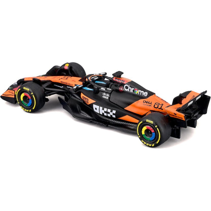 Carro de carreras naranja modelo MAISTO, vista lateral, detalles auténticos