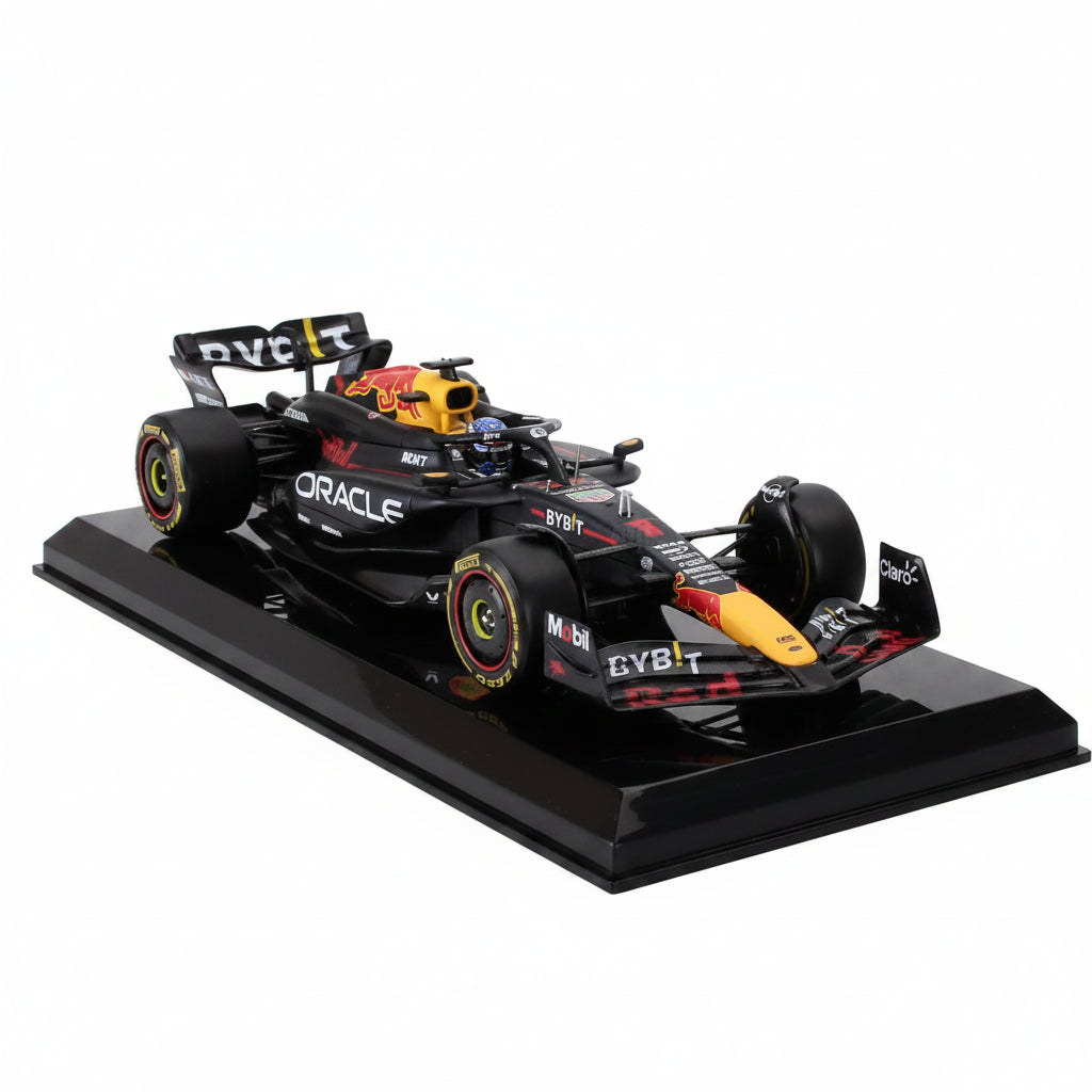 Maisto modelo de coche de carreras negro, vista lateral en base negra