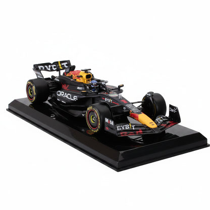 Maisto modelo de coche de carreras negro, vista lateral en base negra