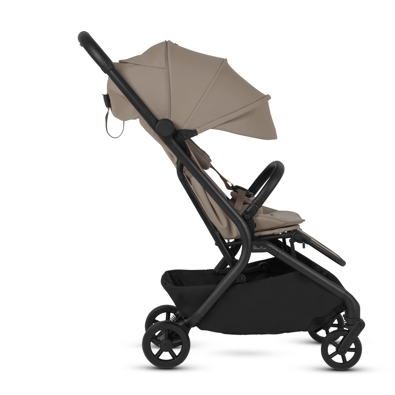 Coche Silver Cross beige lateral con capota extendida, ideal para paseos