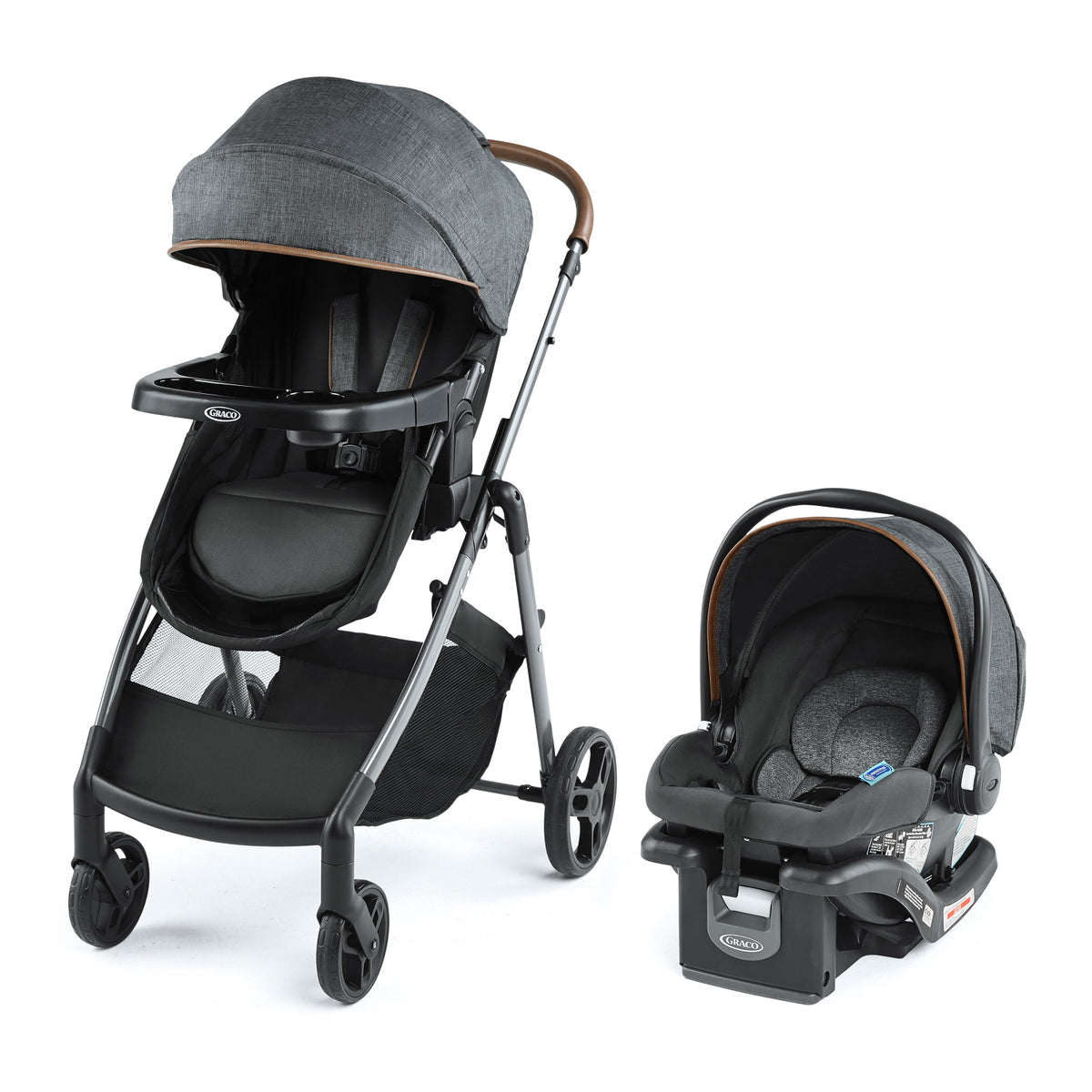 Coche gris GRACO con asiento para bebé, vista lateral y contexto de uso
