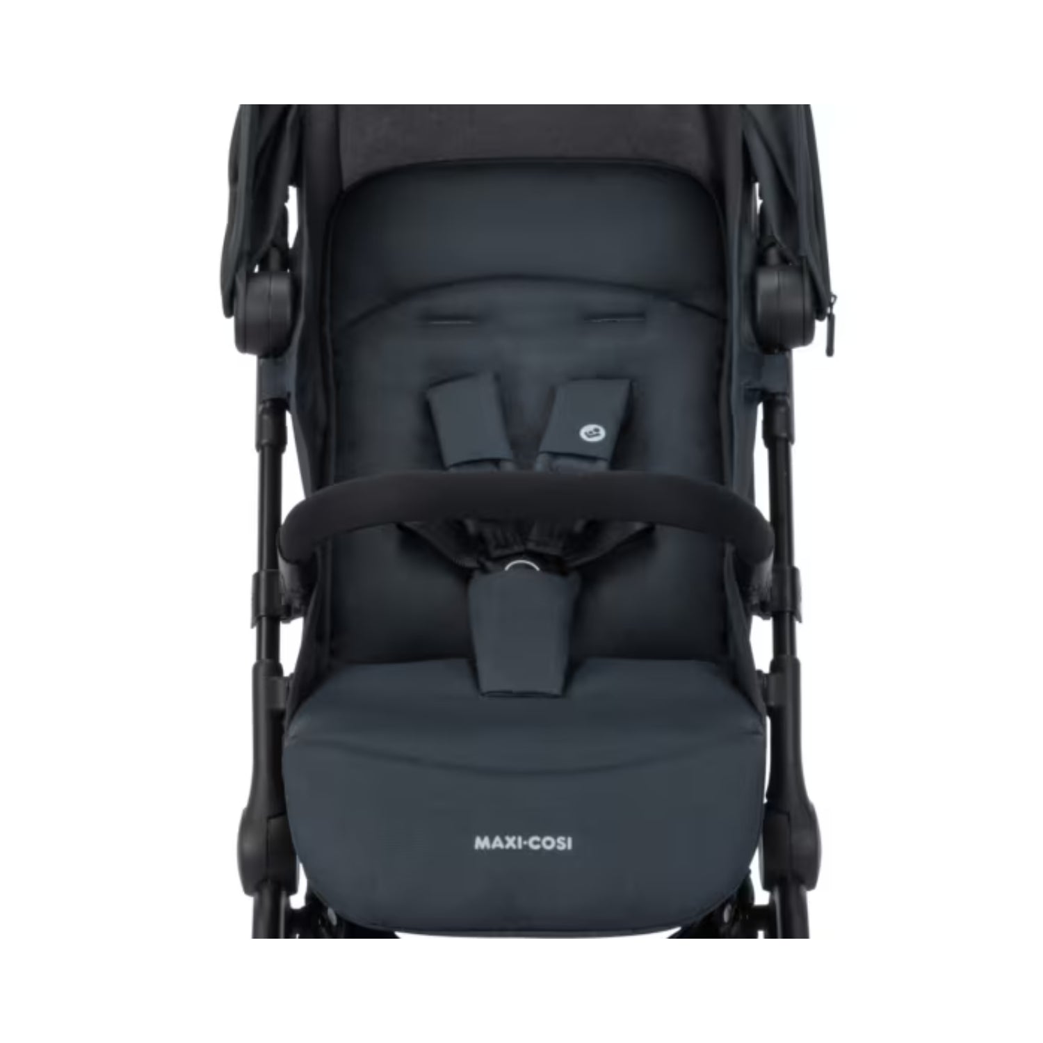 Coche Maxi-Cosi negro, vista frontal del asiento con arnés de seguridad