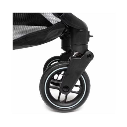 Rueda de coche MAXI COSI en negro, vista lateral, diseño funcional