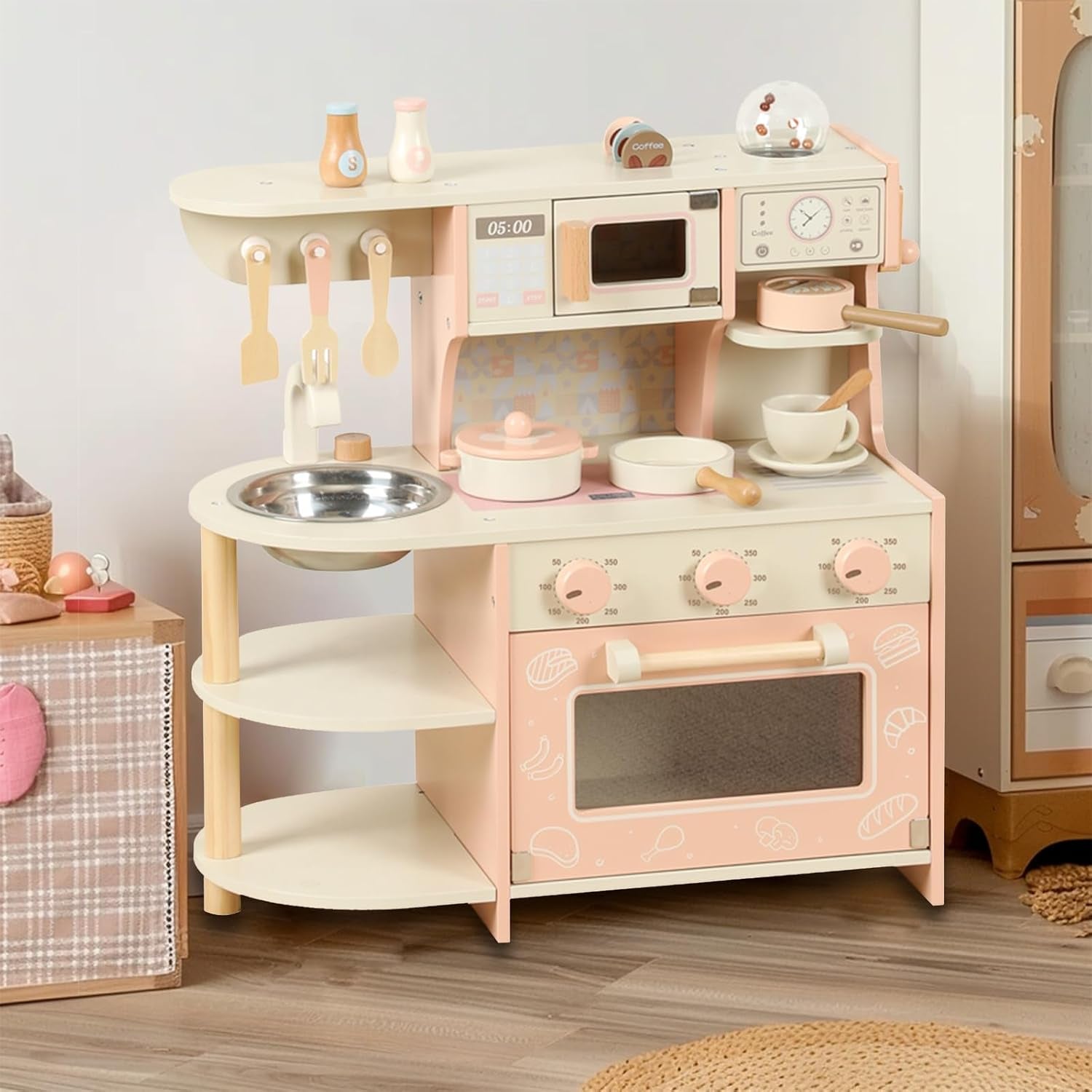cocina de juguete rosa frontal, utensilios y accesorios incluidos